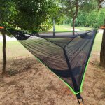 Grand hamac triangulaire suspendu pour le camping, con�u pour 3 personnes, id�al pour les voyages, le ...