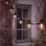 Guirlande guinguette solaire � 6 ampoules avec abat - jour au style industriel