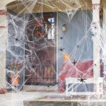 Kit de décoration d'halloween - 200 g - toile d'araignée extensible et 50 araignées artificielles - parfait ... Kit de décoration d'halloween - 200 g - toile d'araignée extensible et 50 araignées artificielles - parfait ...