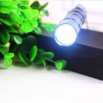 Mini lampe de poche d'urgence etanche a led, lanterne portable, puissante, pour la chasse, le camping, ...