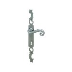 Poign�es de porte sur plaque - fer patin� cement� - cl� l - aquitaine bouvet