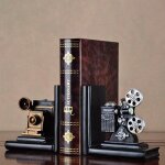 Projecteur de film avec serre - livres et cam�ra, r�tro, projet de collection, biblioth�que cr�ative, ...