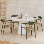 Set de table ronde Ø120 cm en ciment noemi et 4 chaises de jardin empilables avec accoudoirs en aluminium ...