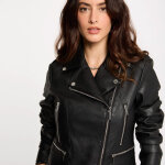 Blouson droit avec col cranté à revers Blouson droit avec col cranté à revers