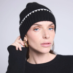 Bonnet noir unisexe  surpiqres blanches en cachemire