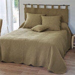 Boutis ou couvre lit uni en coton - beige Boutis ou couvre lit uni en coton - beige