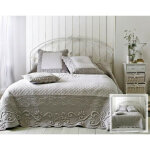 Boutis matelass perle et blanc brod main et rversible