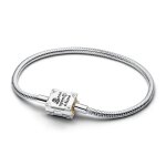 Bracelet princesses disney maille serpent livre de contes et diamant de synth�se