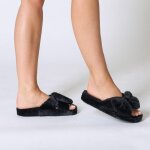 Chaussons fourrure � noeud