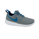Chaussures de training grises nike