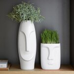Grand vase faces blanc en cmarique