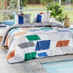 Couette chaude en polyester d�co double face motif graphique