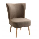 Petit fauteuil en bois massif et en tissu marron de style scandinave Petit fauteuil en bois massif et en tissu marron de style scandinave
