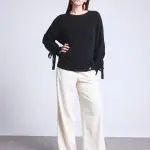 Pull col rond n?ud poignets - noir en cachemire