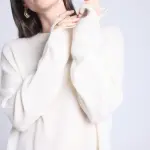 Pull col rond oversize blanc en cachemire