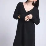 Robe col v - noir en cachemire