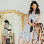 Robe courte paule dnude imprime fleurs daphne en viscose