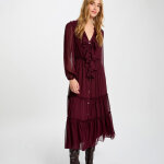 Robe longue boutonn�e � volants prune