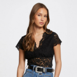 T - shirt  dentelle col en v noir