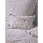 Housse de coussin petits carreaux brod�e