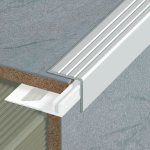 Nez de marche intérieur sans socle - hauteur adaptable - longueur 2, 7 m dinac Nez de marche intérieur sans socle - hauteur adaptable - longueur 2, 7 m dinac