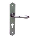 Poign�es sur plaques cl� i - fer patin� c�ment� - nevers bouvet