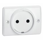Prise 2ph + t - plinthe legrand