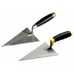 Truelle triangulaire avec manche en bois - 14 cm outifrance