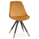 Chaise design 'hamilton' en velours moutarde et pieds en bois noir