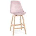 Tabouret snack mi - hauteur 'moriss mini' en velours rose et pieds en bois naturel