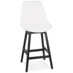 Tabouret snack mi - hauteur 'sandra mini' en tissu bouloch blanc et pied en bois noir