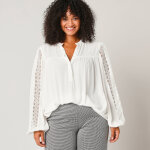 Blouse col officier macramé, crépon fluide - blancheporte Blouse col officier macramé, crépon fluide - blancheporte