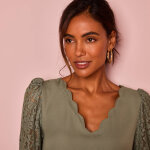 Blouse décolleté festonné dos, manches dentelle - blancheporte Blouse décolleté festonné dos, manches dentelle - blancheporte
