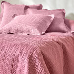 Couvre - lit matelass microfibre motif gomtrique - blancheporte
