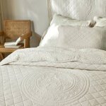 Couvre - lit uni style boutis cassandre - housse de coussin : 40x40cm - �cru - colombine