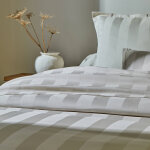 Linge de lit satin ray - taie d'oreiller volant plat : 63x63cm - beige - colombine