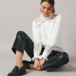 Pull col montant volant, maille poilue et tulle brod - lora zellini
