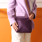 Sac carr femme en nylon violet avec bandoulire
