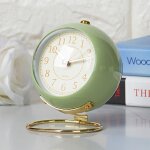 Réveil analogique de 4 pouces, petite horloge de table silencieuse, réveil classique rétro, sans tic ... Réveil analogique de 4 pouces, petite horloge de table silencieuse, réveil classique rétro, sans tic ...