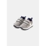 Baskets b�b� gris t19 tex