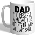 Betteraves dad ? vous méritez une médaille pour avoir supporté toutes mes conneries. - tasse drôle Betteraves dad ? vous méritez une médaille pour avoir supporté toutes mes conneries. - tasse drôle