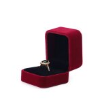 Bo�te � bijoux pour bague rouge fonc�