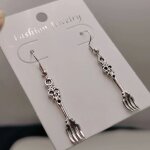 Boucles d'oreilles pendantes vintage de la srie britannique, bouteille de bire, tasse a caf, cuillre ...