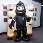 Bougie parfum�e noire mascotte redbrokoly personnage habill� d'un maillot de rugby et de sacs messenger ...