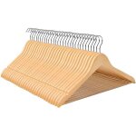 Cintre en bois avec barre � pantalon, bois�e