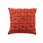 Coussin d�houssable aux broderies effet laine