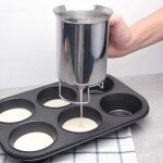 Distributeur de p�te a gaufres, petits g�teaux, cr�pes, biscuits, muffins, tasse a mesurer, outils de ...