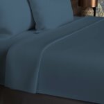 Drap plat en coton 57 fils 240x290 cm uni bleu canard, par soleil d'ocre