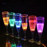 Flûtes de champagne a led, verres a eau colorés, gobelets lumineux, articles pour boissons, cuisine, ... Flûtes de champagne a led, verres a eau colorés, gobelets lumineux, articles pour boissons, cuisine, ...