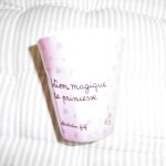 Gobelet melamine rose etoile  potion magique de princesse   derriere la porte